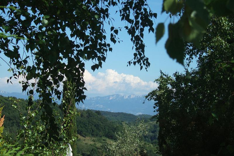 2011-05- (1086).JPG - ... einem fantastischen Blick in die Berge ...